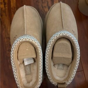 UGG tazman platforms size 5 nwt